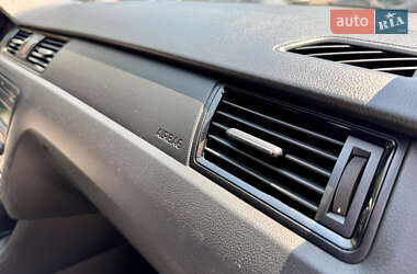 Лифтбек Skoda Rapid 2013 в 