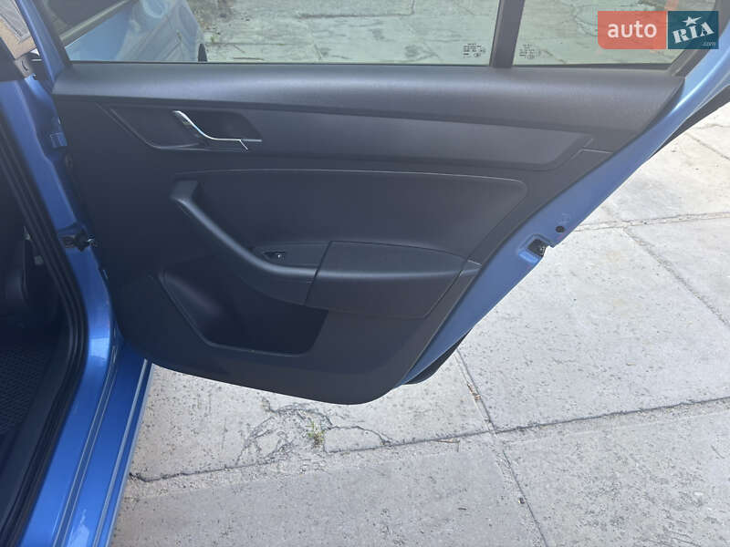 Лифтбек Skoda Rapid 2014 в Киеве