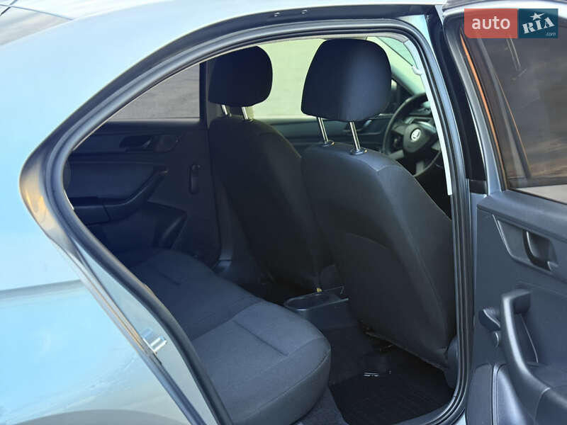Лифтбек Skoda Rapid 2013 в Мене