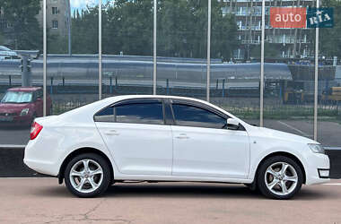 Лифтбек Skoda Rapid 2013 в 