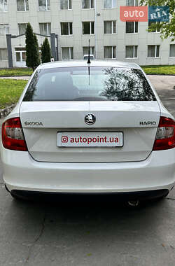Лифтбек Skoda Rapid 2013 в 
