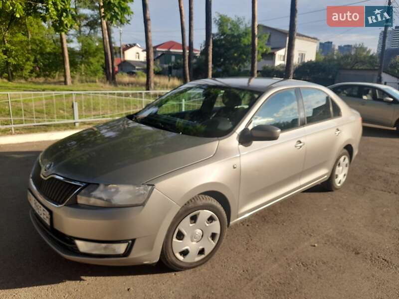 Хетчбек Skoda Rapid 2013 в Києві фото 4 Хетчбек Skoda Rapid 2013 в Києві