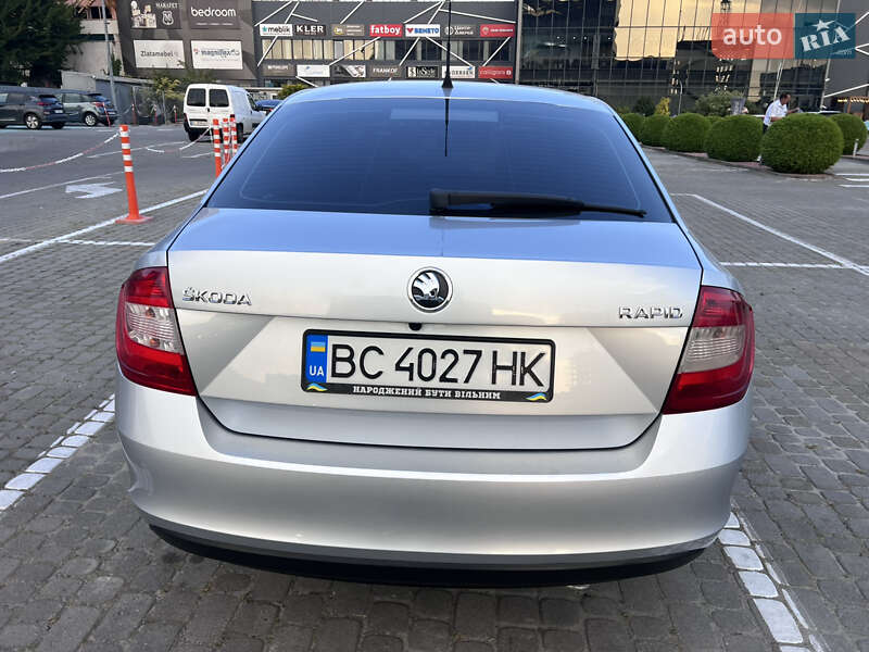 Лифтбек Skoda Rapid 2012 в Львове