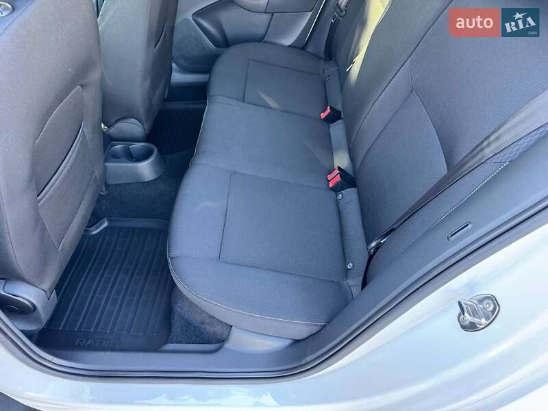 Лифтбек Skoda Rapid 2013 в Днепре