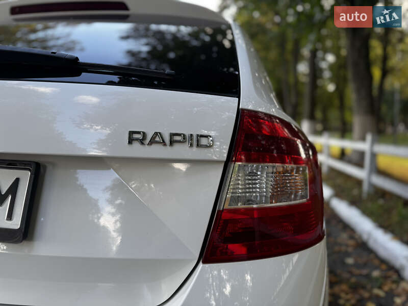 Хэтчбек Skoda Rapid 2015 в Киеве