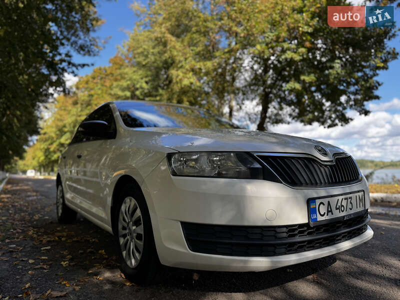Хэтчбек Skoda Rapid 2015 в Киеве
