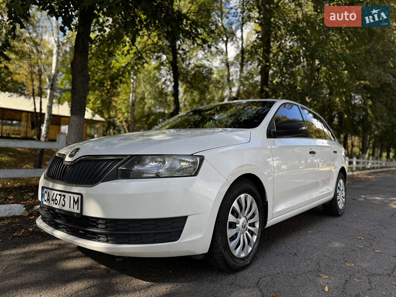 Хэтчбек Skoda Rapid 2015 в Киеве