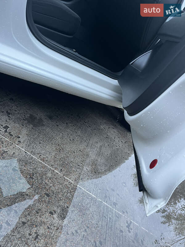 Хэтчбек Skoda Rapid 2015 в Киеве фото 10 Хэтчбек Skoda Rapid 2015 в Киеве