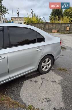 Лифтбек Skoda Rapid 2013 в 