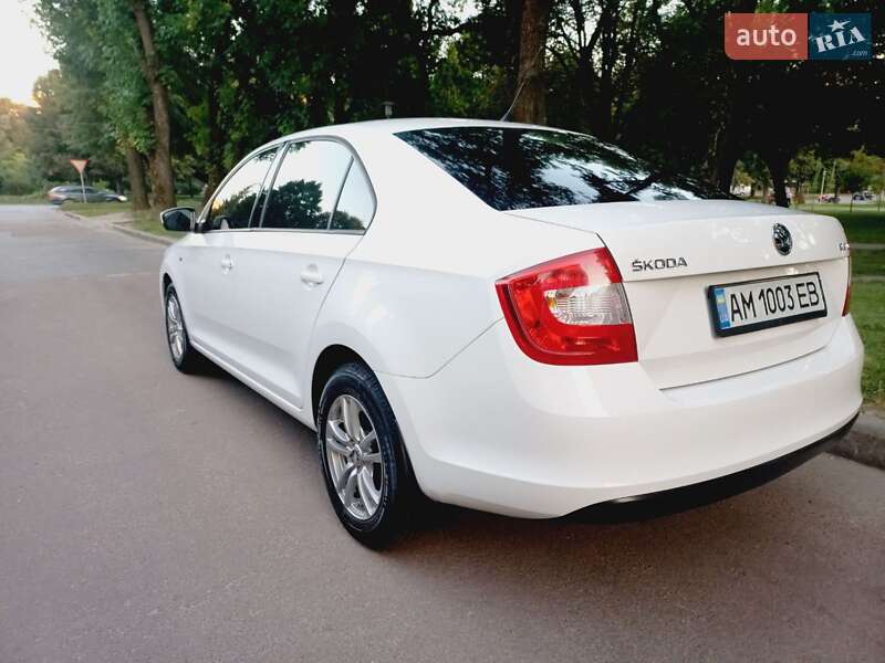 Лифтбек Skoda Rapid 2015 в Житомире