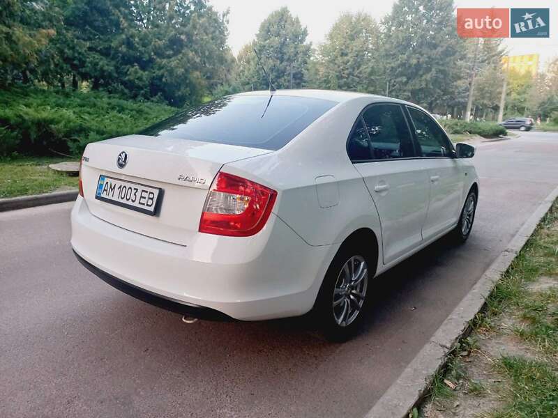 Лифтбек Skoda Rapid 2015 в Житомире