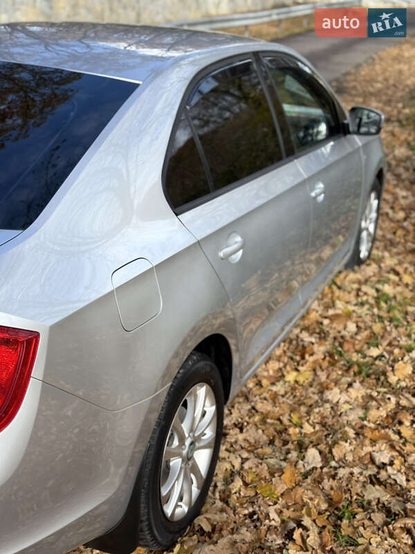 Лифтбек Skoda Rapid 2013 в Ивано-Франковске