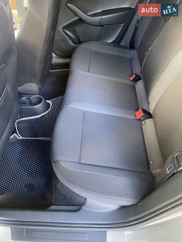 Лифтбек Skoda Rapid 2013 в Борисполе фото 13 Лифтбек Skoda Rapid 2013 в Борисполе