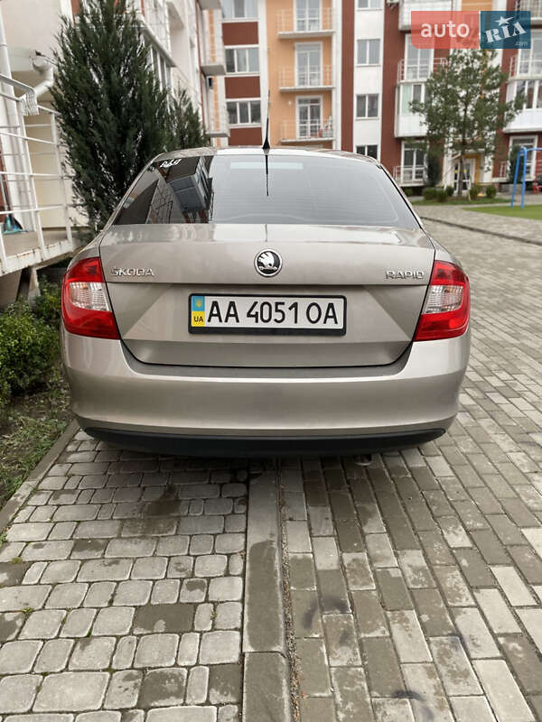 Лифтбек Skoda Rapid 2013 в Киеве