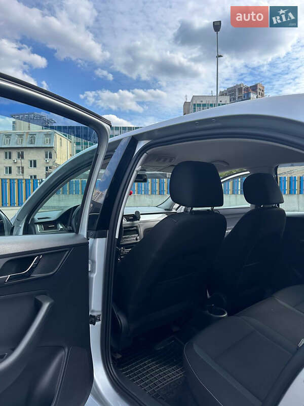 Ліфтбек Skoda Rapid 2015 в Києві фото 11 Ліфтбек Skoda Rapid 2015 в Києві