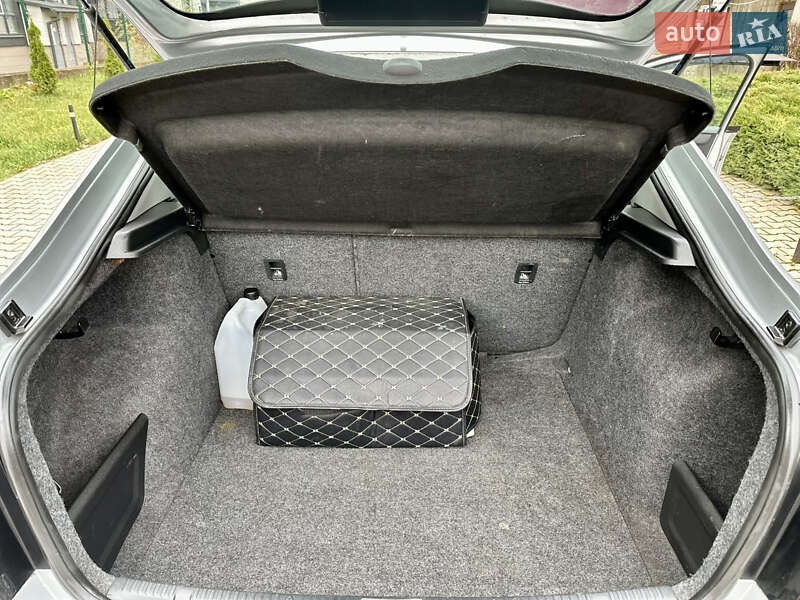 Лифтбек Skoda Rapid 2013 в Черновцах