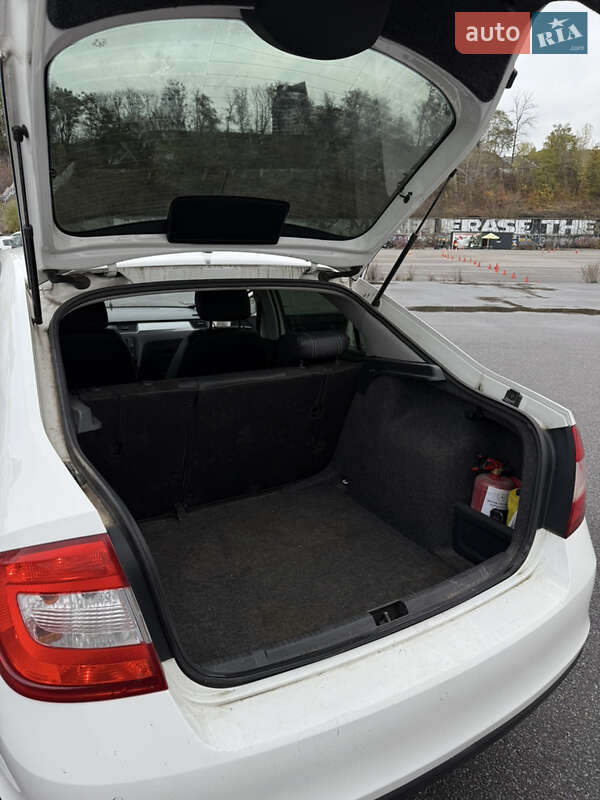 Лифтбек Skoda Rapid 2014 в Киеве фото 16 Лифтбек Skoda Rapid 2014 в Киеве