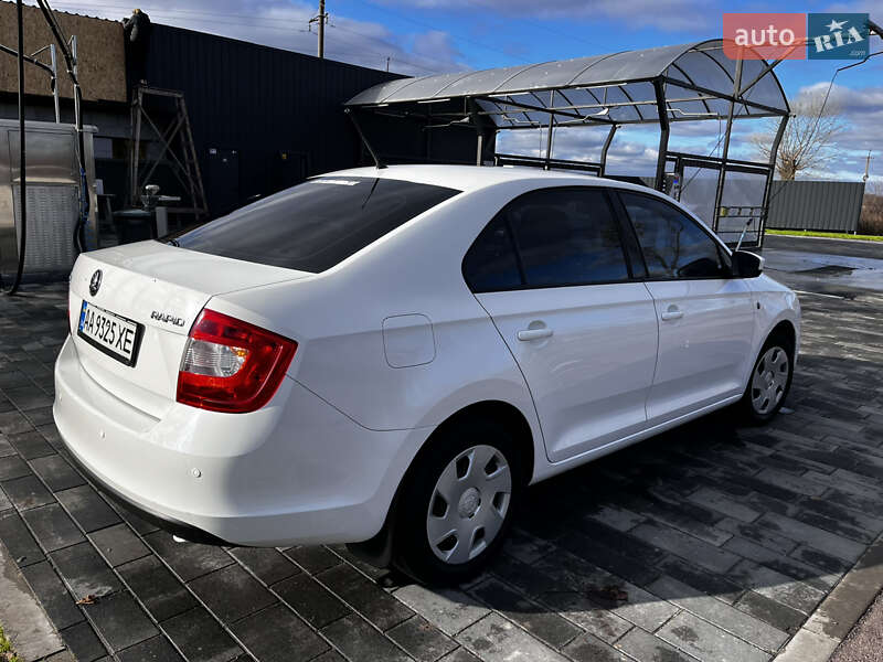 Лифтбек Skoda Rapid 2015 в Киеве фото 4 Лифтбек Skoda Rapid 2015 в Киеве