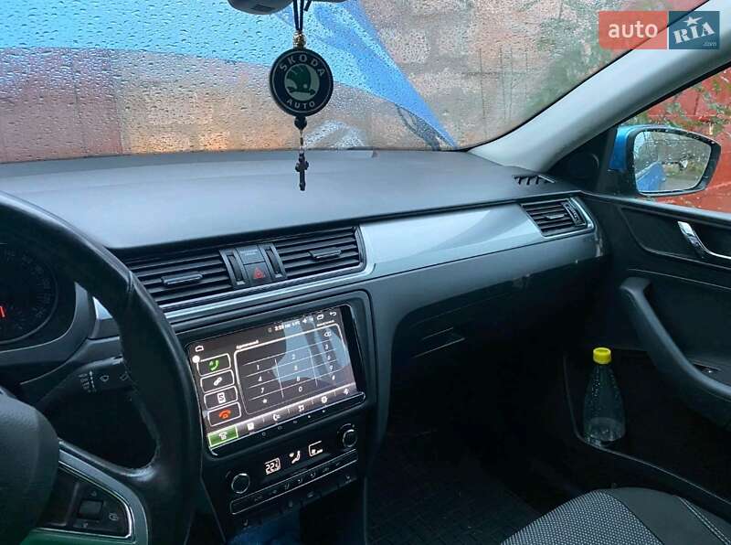 Хетчбек Skoda Rapid 2013 в Помічній