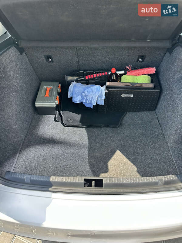 Лифтбек Skoda Rapid 2013 в Ровно