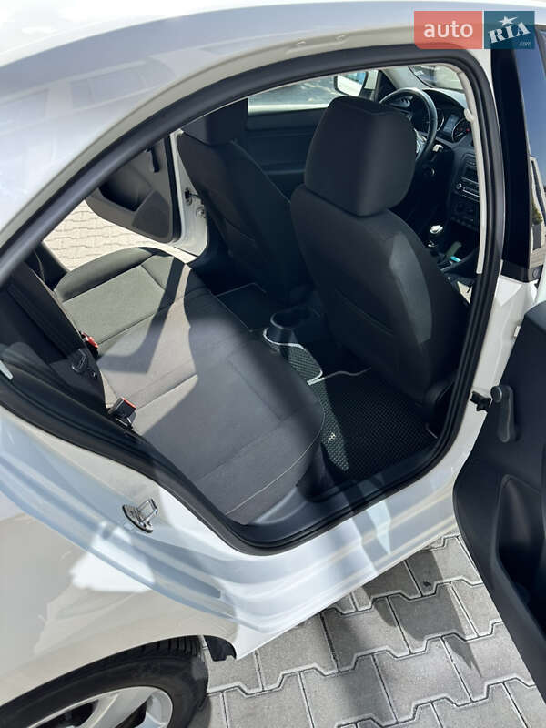 Лифтбек Skoda Rapid 2013 в Ровно