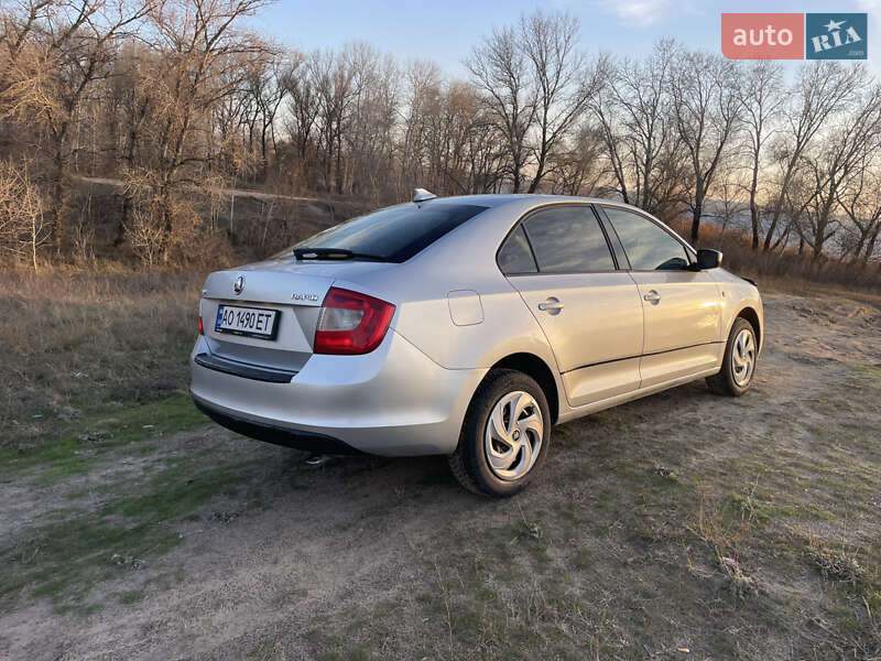 Лифтбек Skoda Rapid 2014 в Днепре