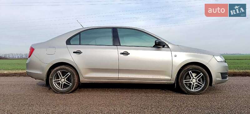 Лифтбек Skoda Rapid 2013 в Кегичевке