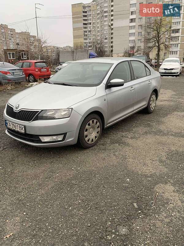 Хэтчбек Skoda Rapid 2013 в Софиевской Борщаговке