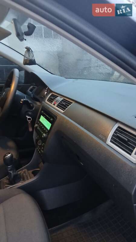 Лифтбек Skoda Rapid 2015 в Тернополе фото 40 Лифтбек Skoda Rapid 2015 в Тернополе