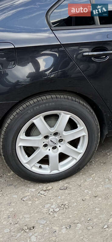 Ліфтбек Skoda Rapid 2013 в Києві