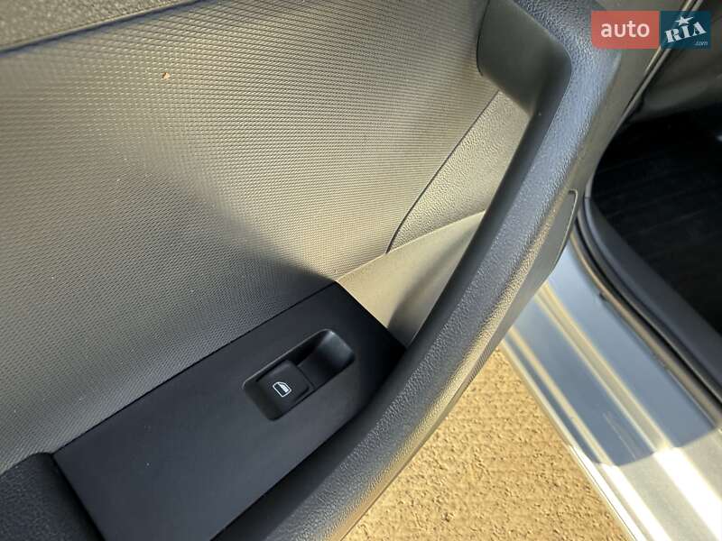 Ліфтбек Skoda Rapid 2012 в Ужгороді