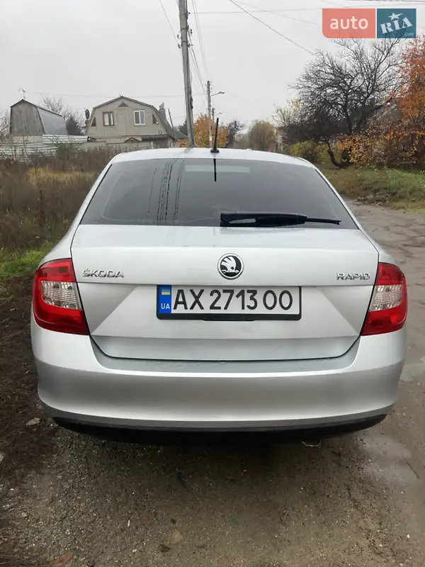 Skoda Rapid 2017 VIN TMBAF6NH9H4027349 фото оголошення 2 з 40
