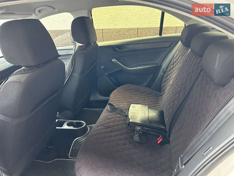 Лифтбек Skoda Rapid 2013 в Тячеве