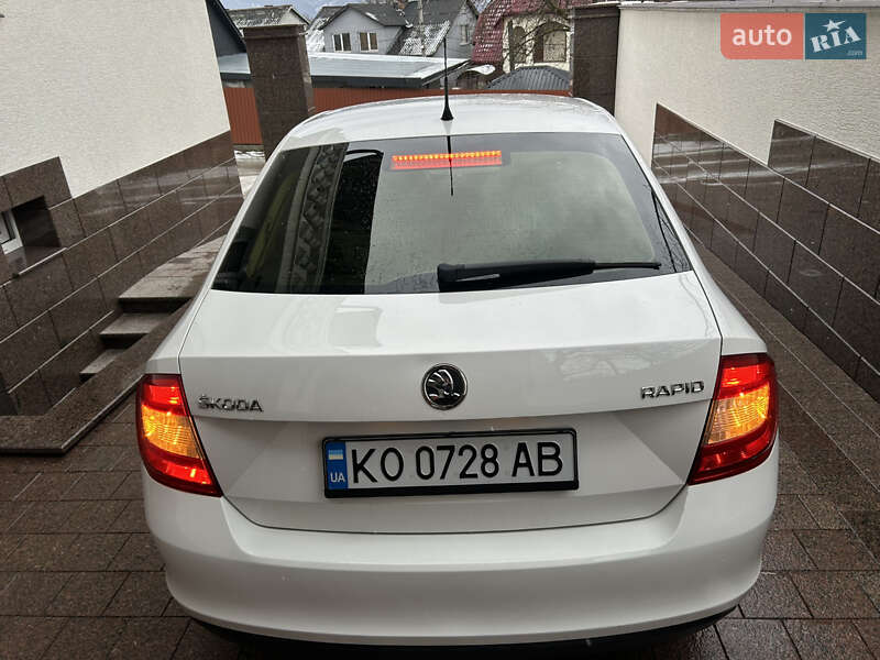 Лифтбек Skoda Rapid 2013 в Тячеве
