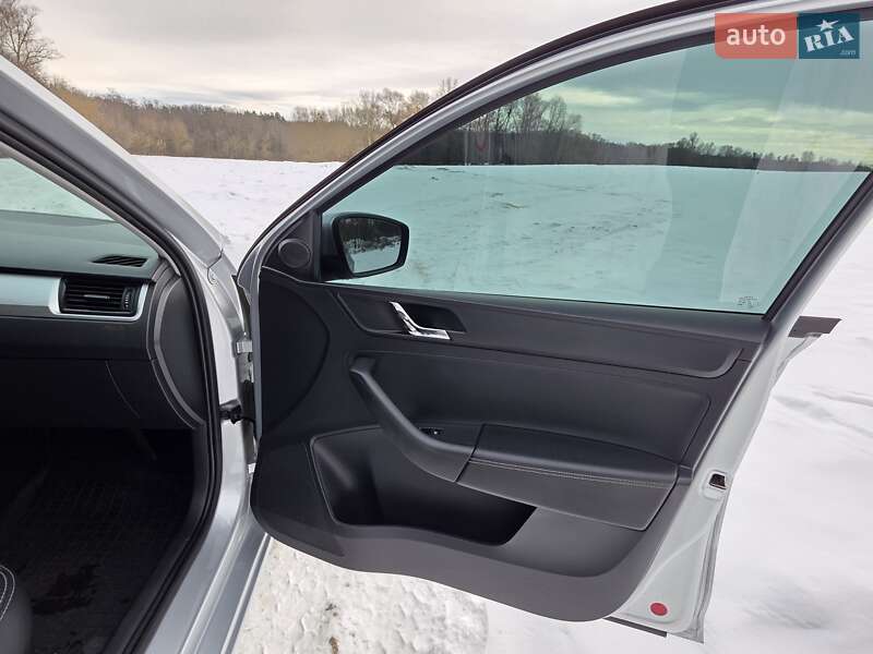 Лифтбек Skoda Rapid 2017 в Киеве фото 26 Лифтбек Skoda Rapid 2017 в Киеве