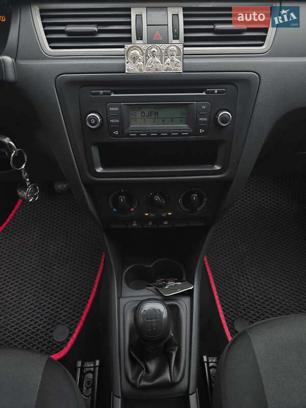 Хэтчбек Skoda Rapid 2015 в Луцке