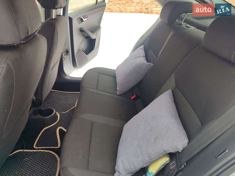 Лифтбек Skoda Rapid 2013 в Умани фото 17 Лифтбек Skoda Rapid 2013 в Умани