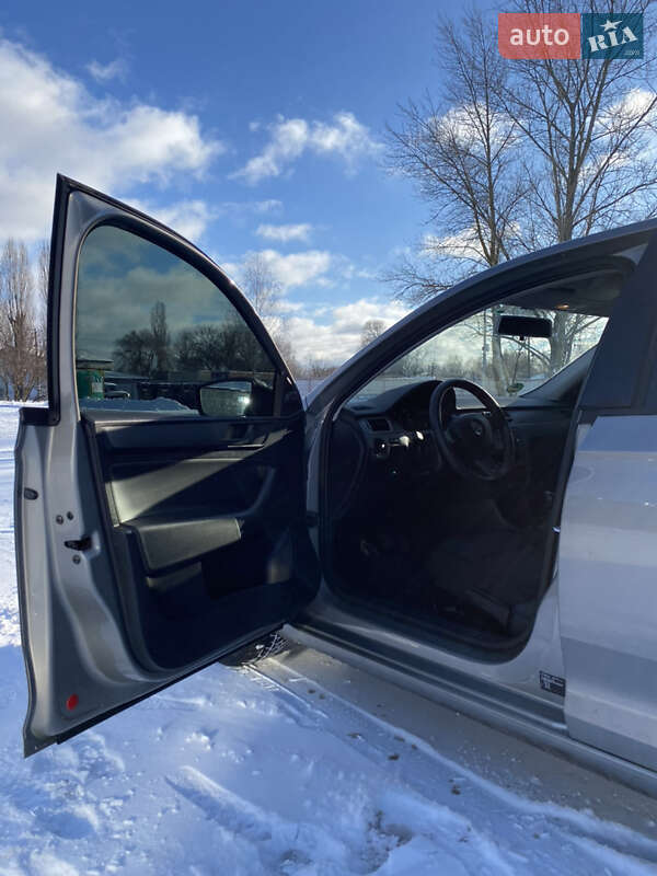 Хэтчбек Skoda Rapid 2014 в Чернигове фото 13 Хэтчбек Skoda Rapid 2014 в Чернигове