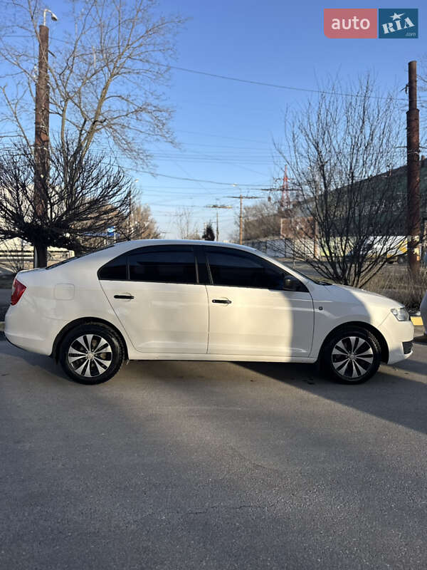 Лифтбек Skoda Rapid 2013 в Днепре