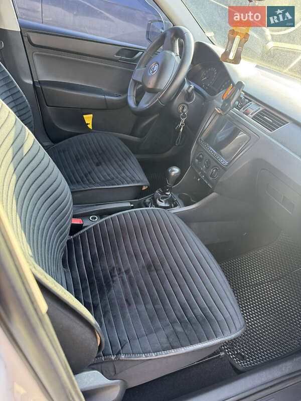 Лифтбек Skoda Rapid 2013 в Днепре