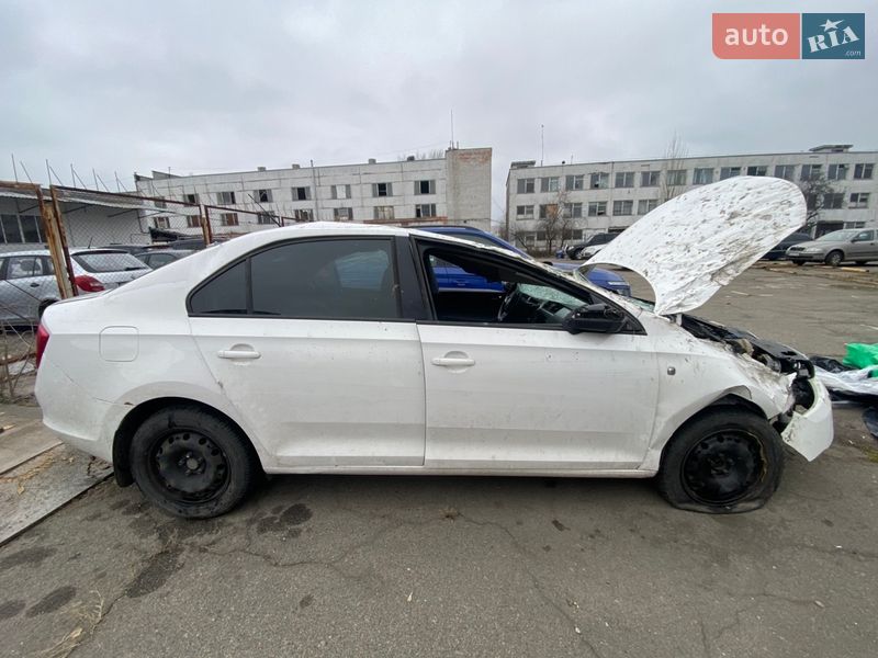 Лифтбек Skoda Rapid 2013 в Киеве фото 3 Лифтбек Skoda Rapid 2013 в Киеве