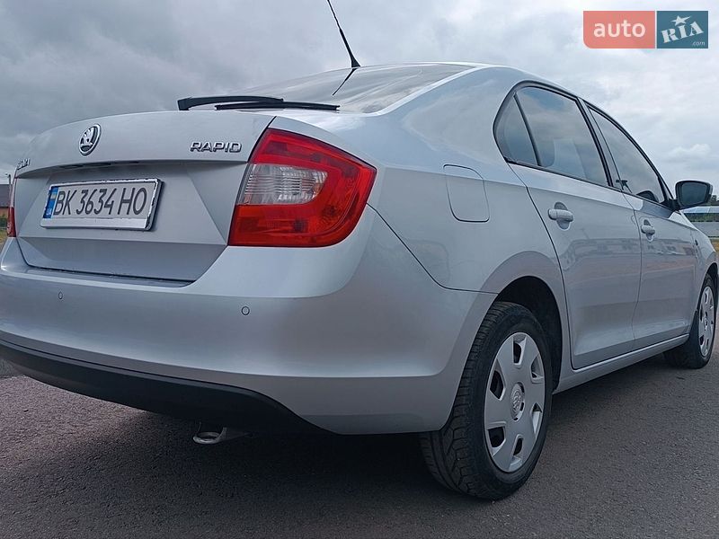 Лифтбек Skoda Rapid 2013 в Сарнах