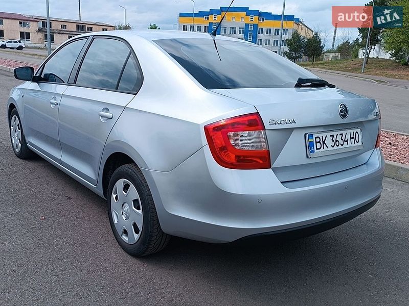 Лифтбек Skoda Rapid 2013 в Сарнах