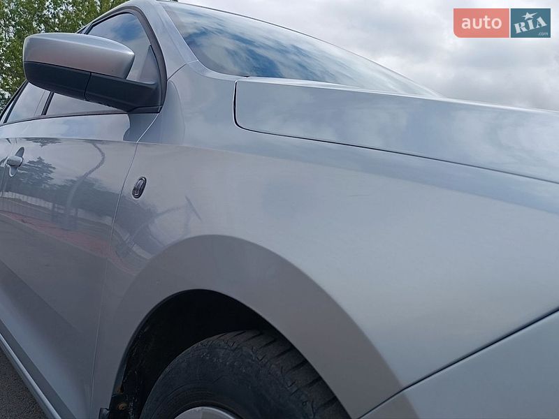 Лифтбек Skoda Rapid 2013 в Сарнах