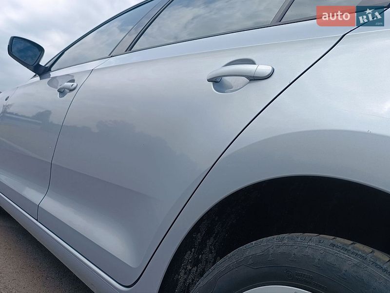 Лифтбек Skoda Rapid 2013 в Сарнах