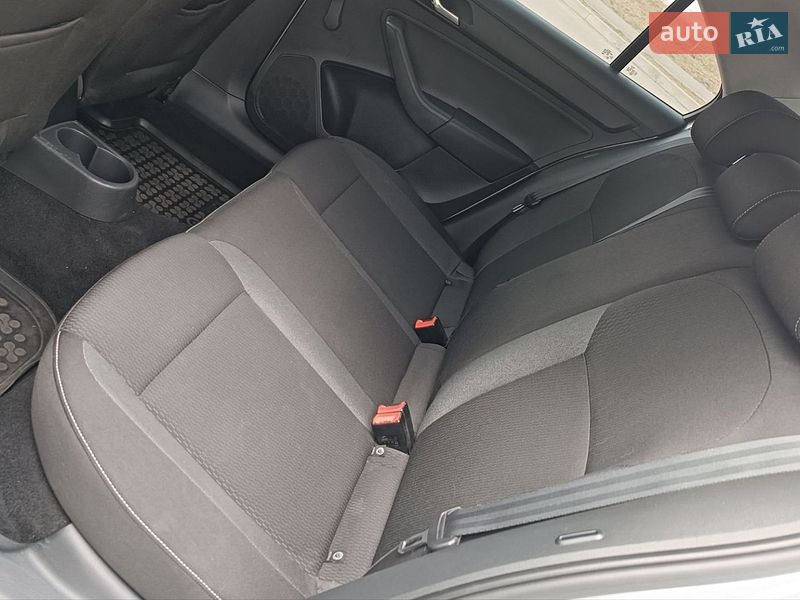 Лифтбек Skoda Rapid 2013 в Сарнах