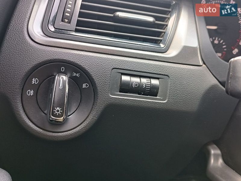 Лифтбек Skoda Rapid 2013 в Сарнах