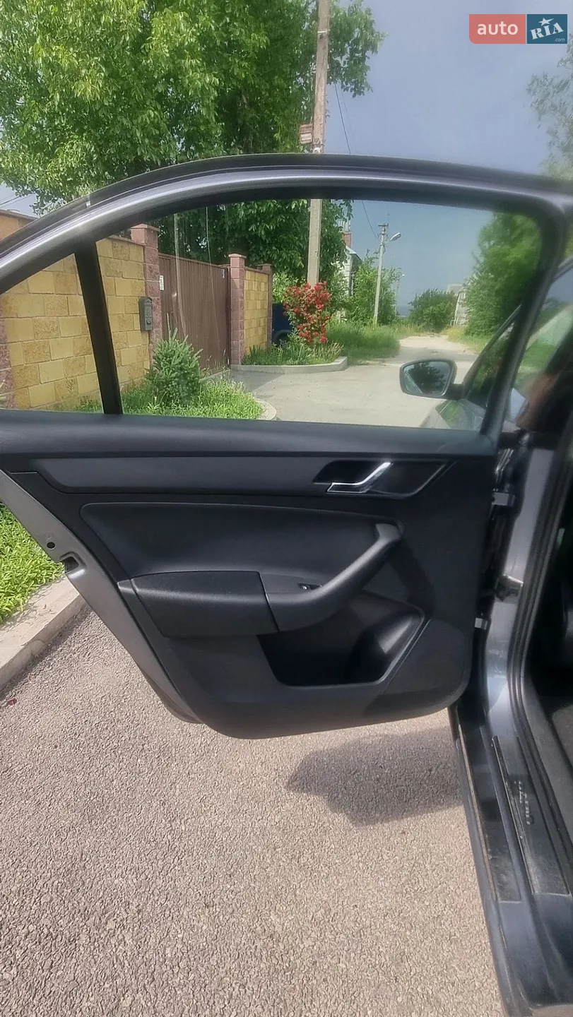 2013 Skoda Rapid - мініатюра 13