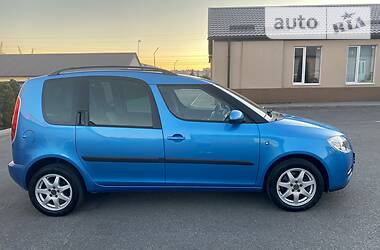 Хетчбек Skoda Roomster 2010 в 