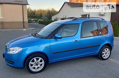 Хетчбек Skoda Roomster 2010 в 